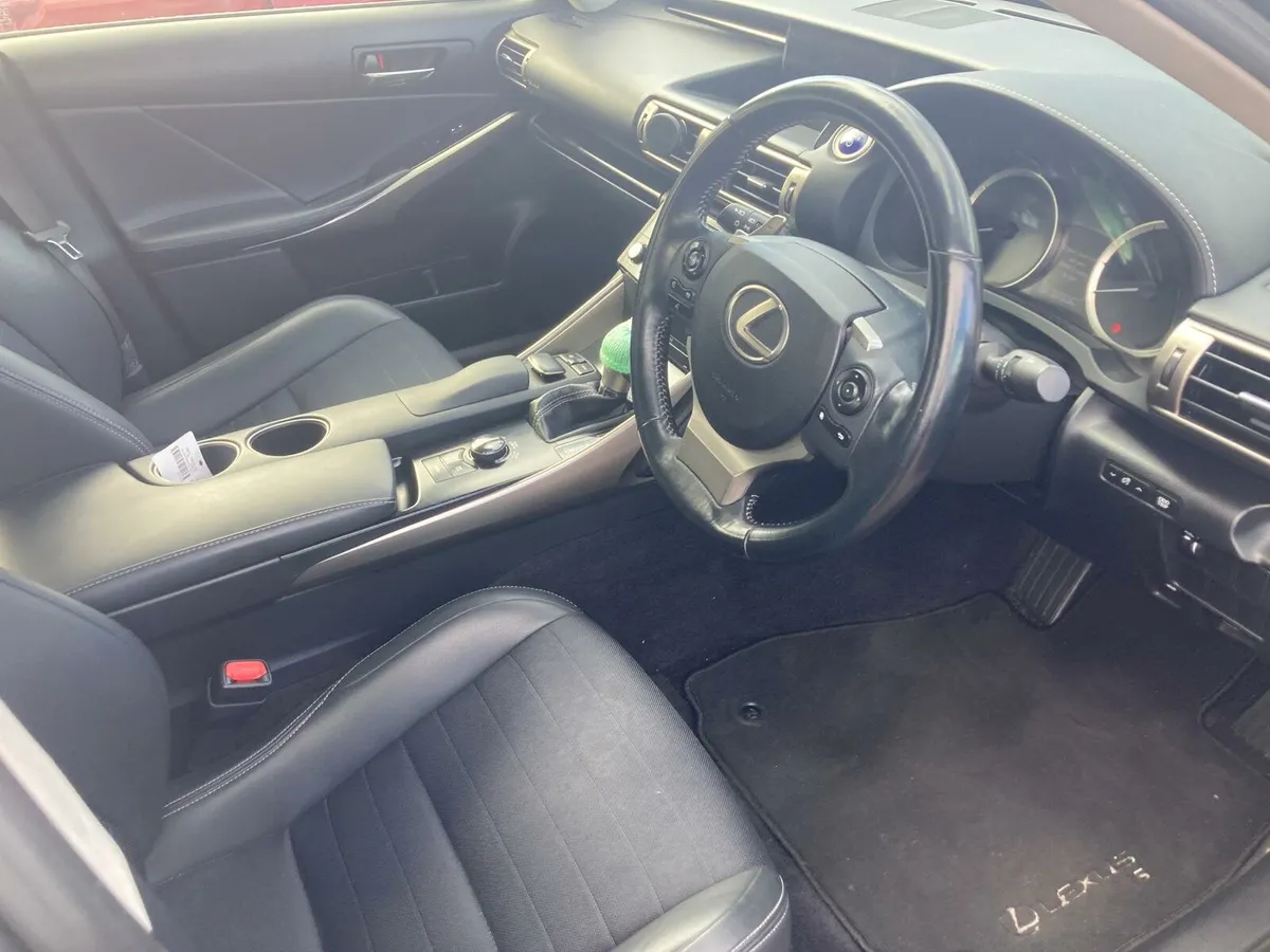 Lexus is300 - Image 2