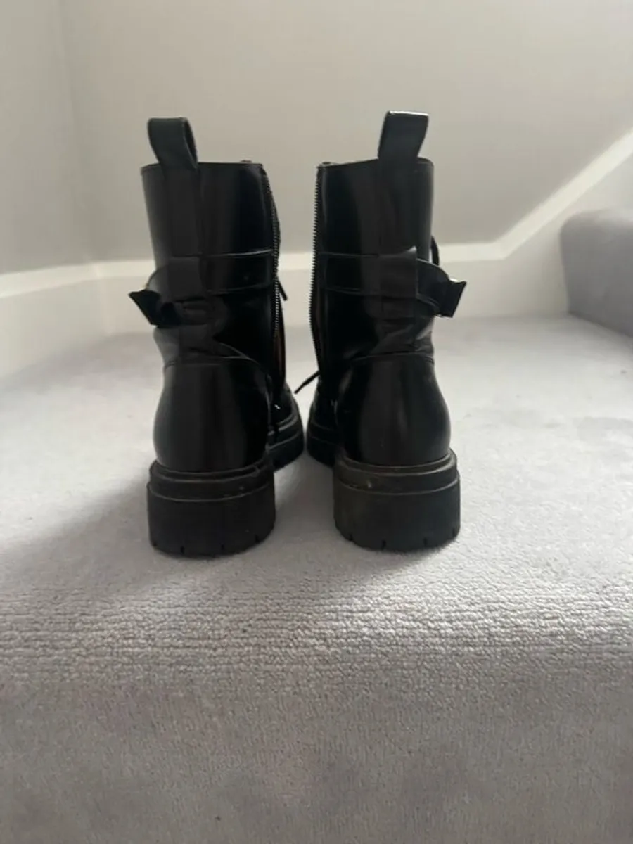 Sezane Black leather boots size 5 - Image 4