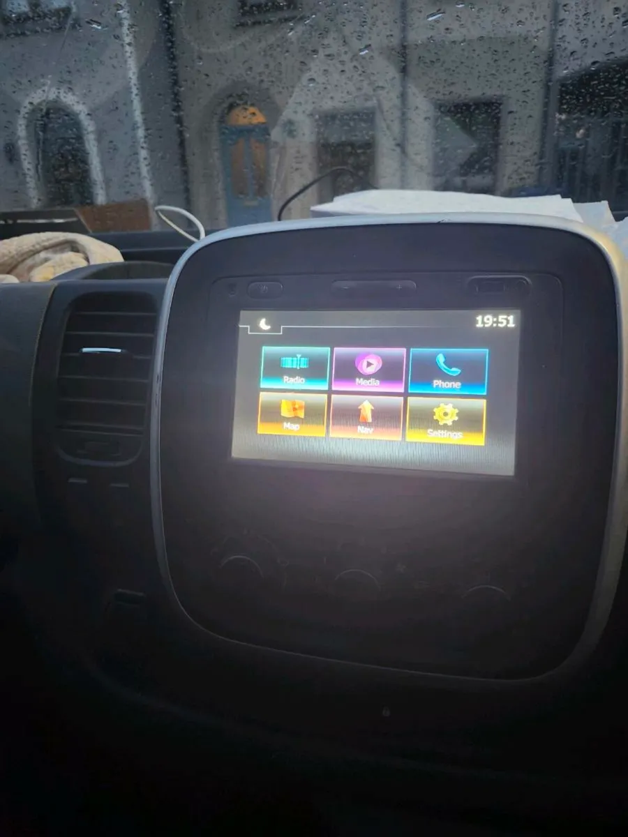 Renault traffic - Image 3