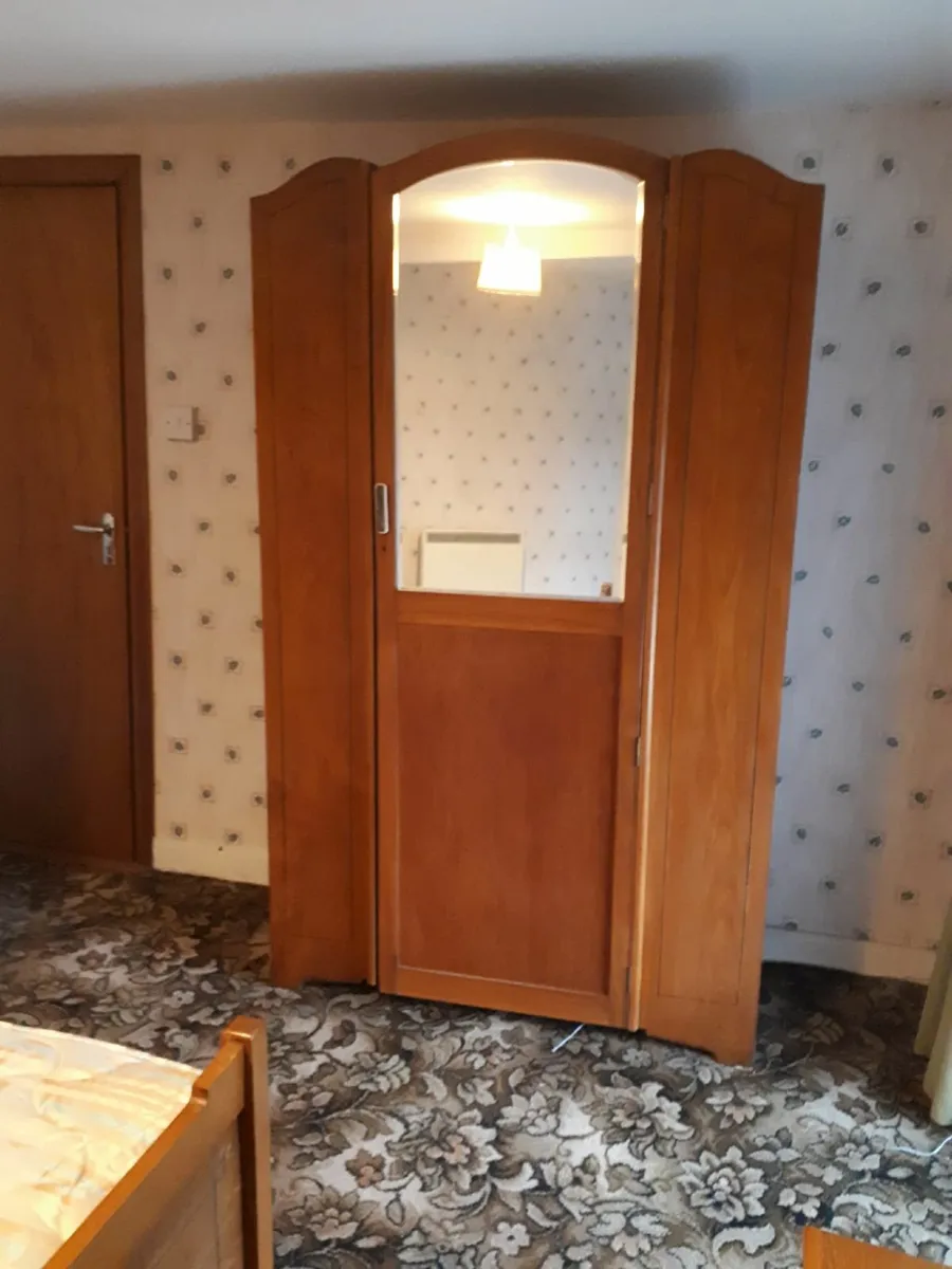 Wardrope - Image 1