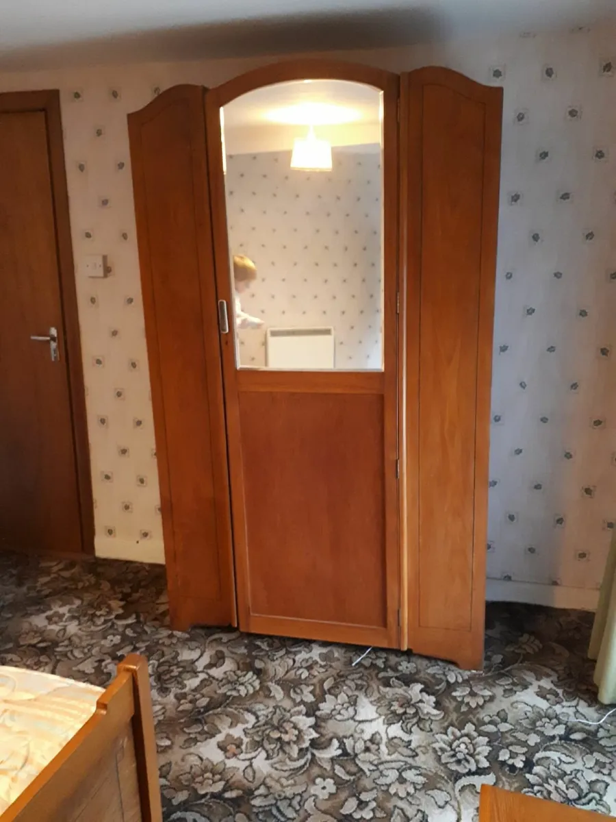 Wardrope - Image 2