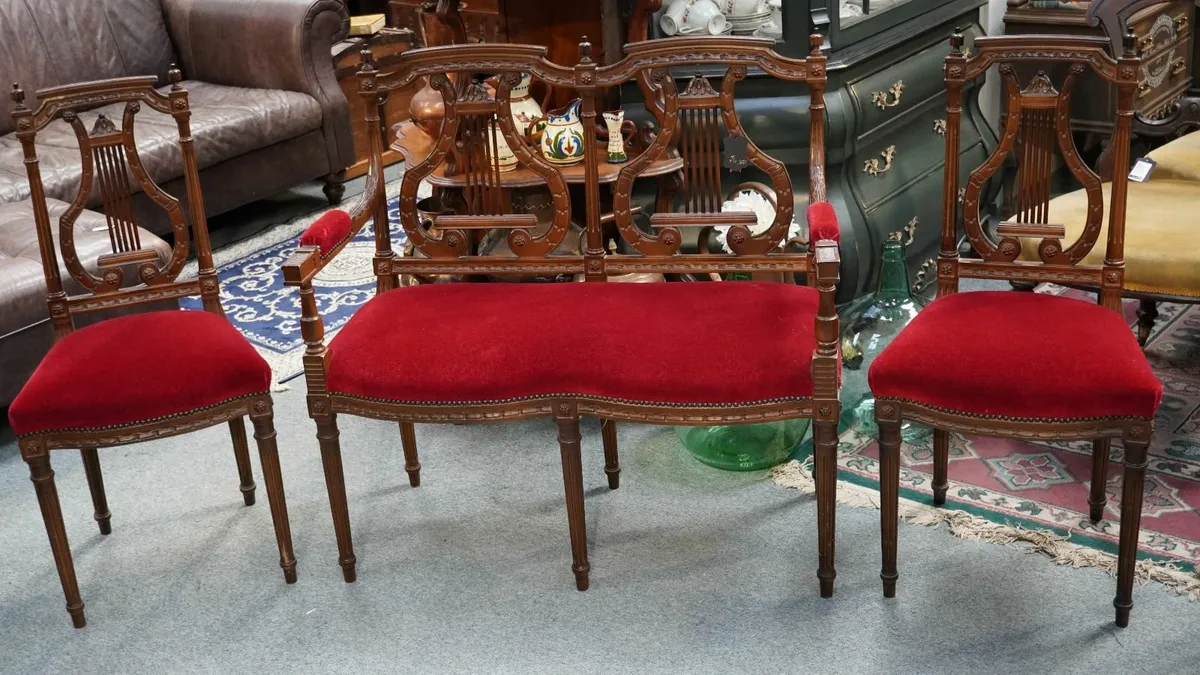 Edwardian-Style Parlor Suite - Compact 3-Piece Set - Image 3