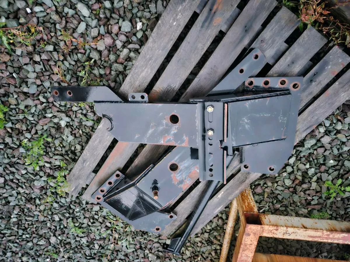 John deere 6410 loader  brackets - Image 1