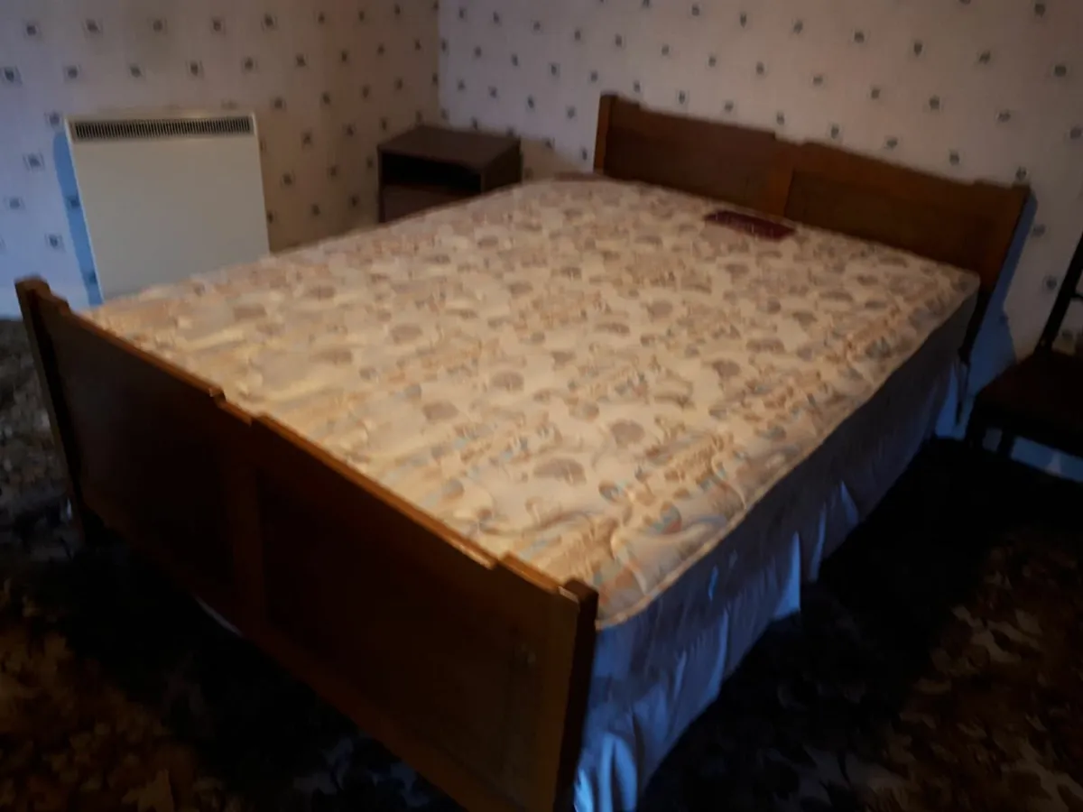 Double Bed - Image 2