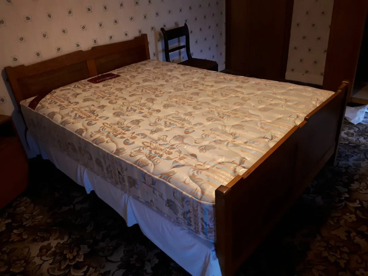 Double Bed - Image 3