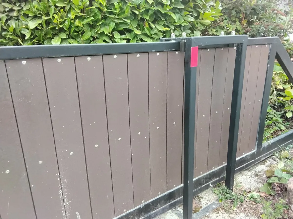 Gate - Image 1