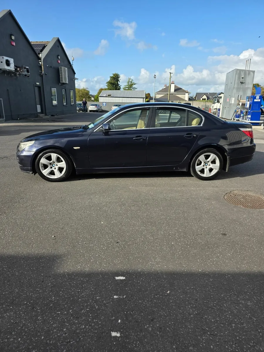 BMW 5-Series 2007 - Image 1