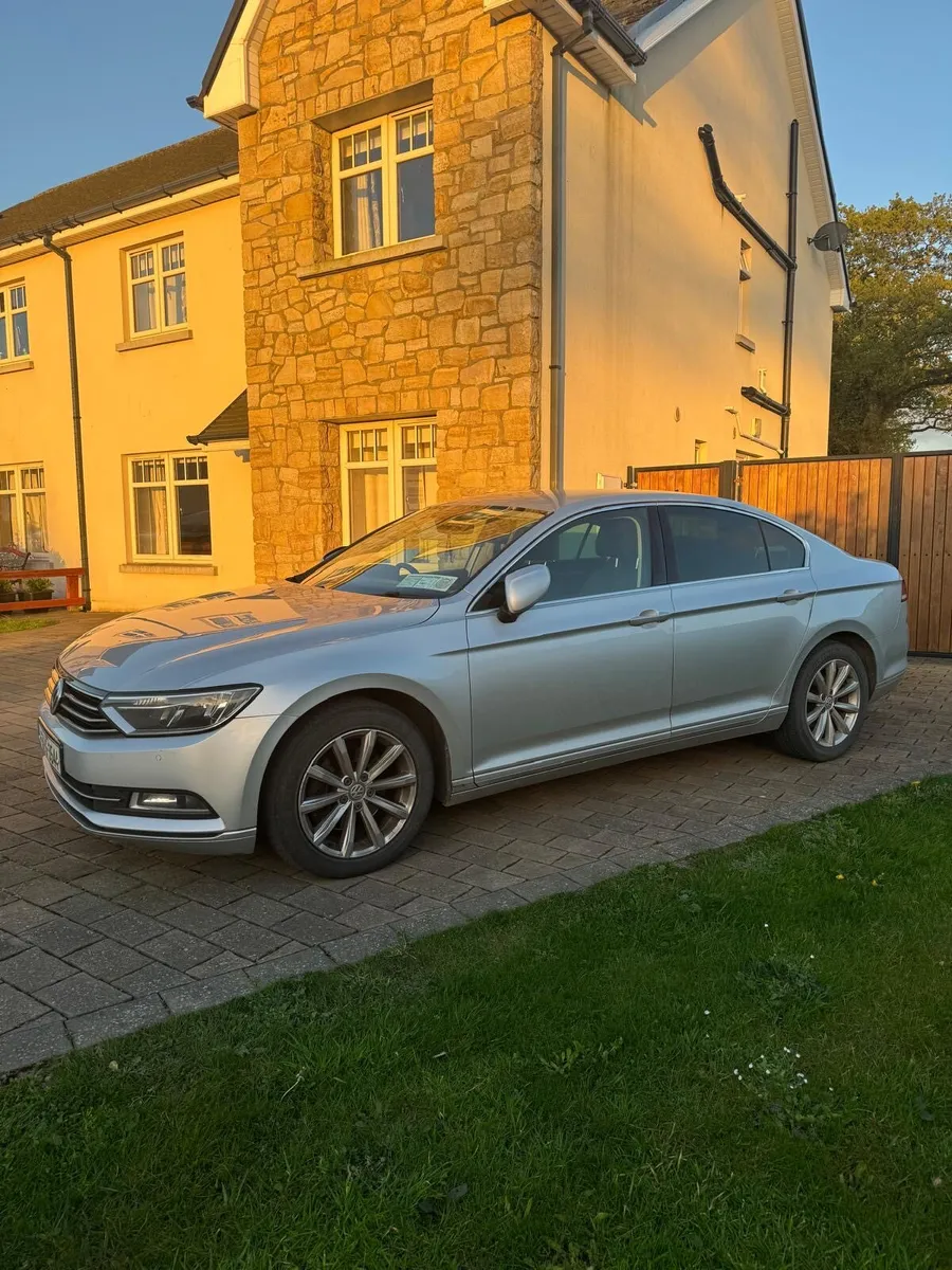 2015 VW Passat - Image 2
