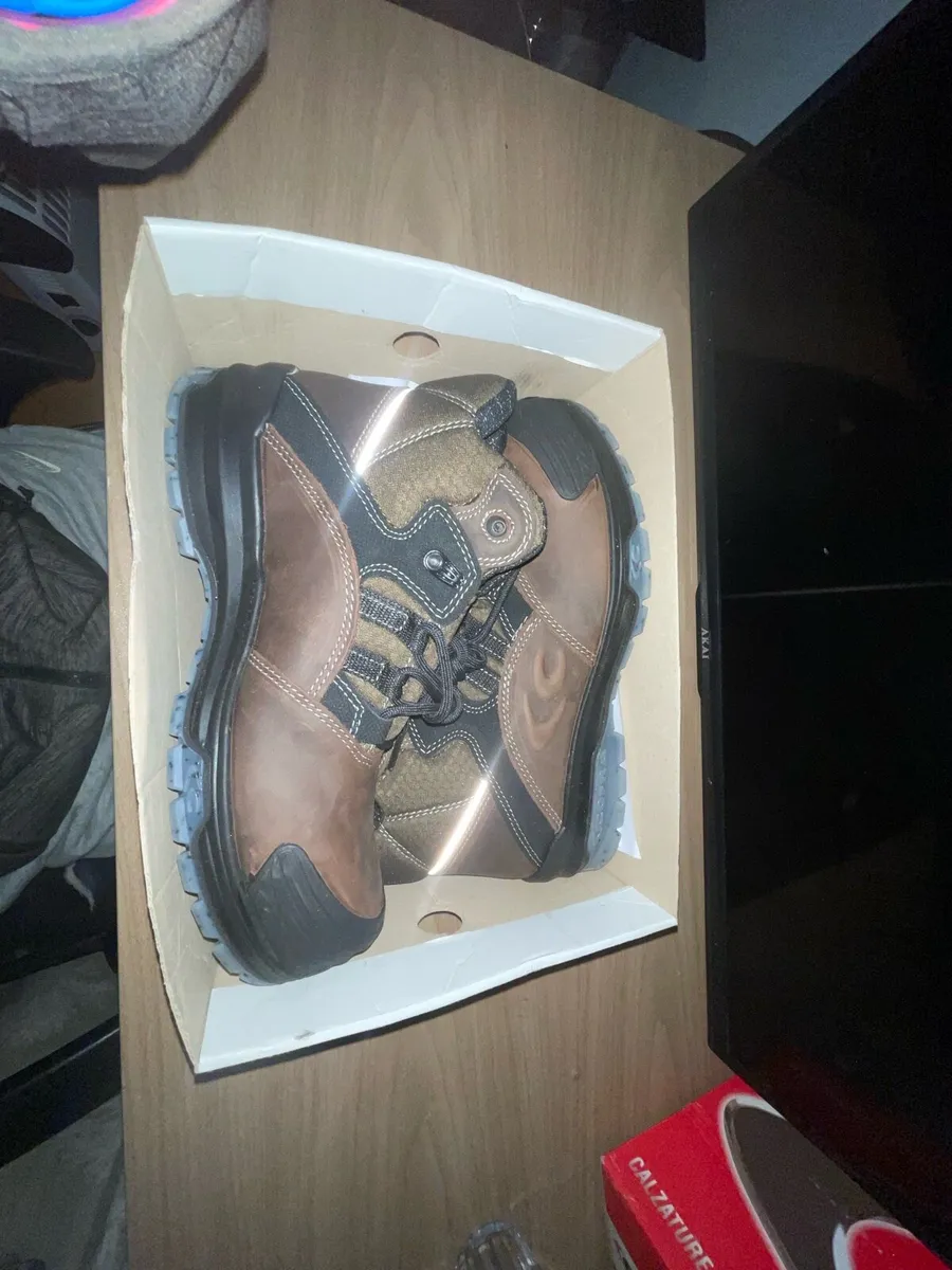 Cofra work boots - Image 3