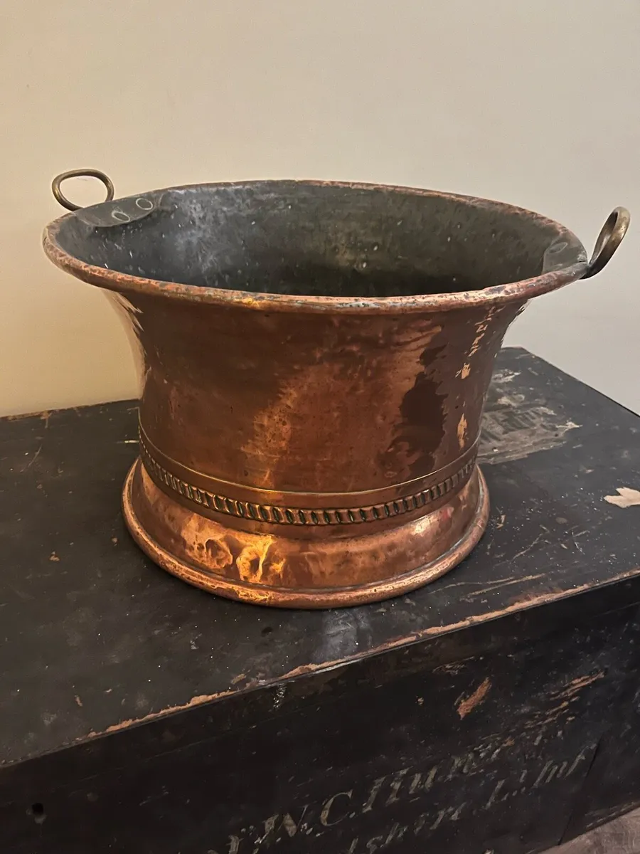 Antique Georgian Copper Log Cauldron - Image 1