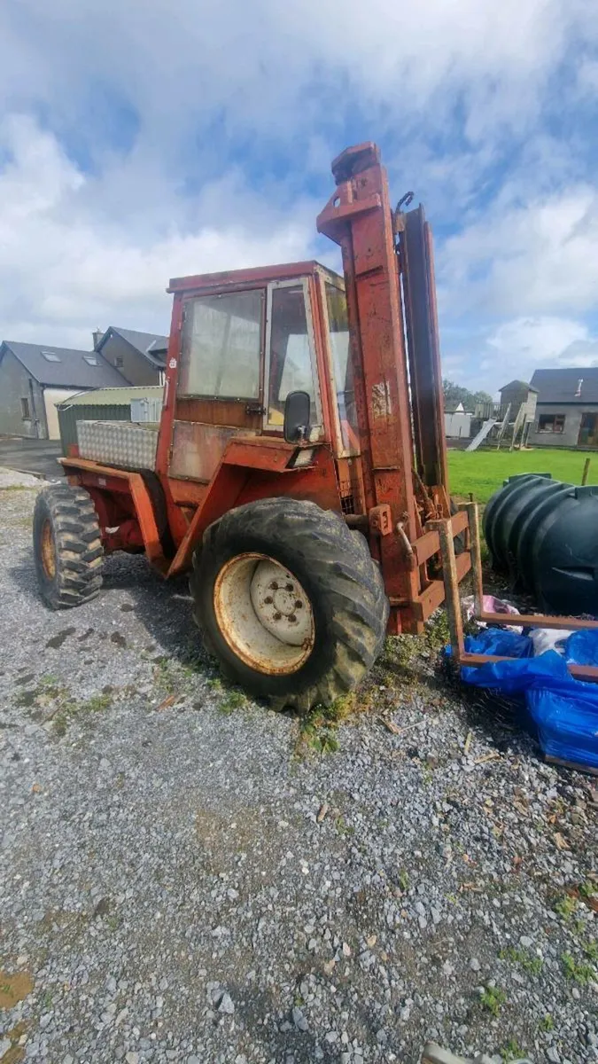 All terrain forklift - Image 1