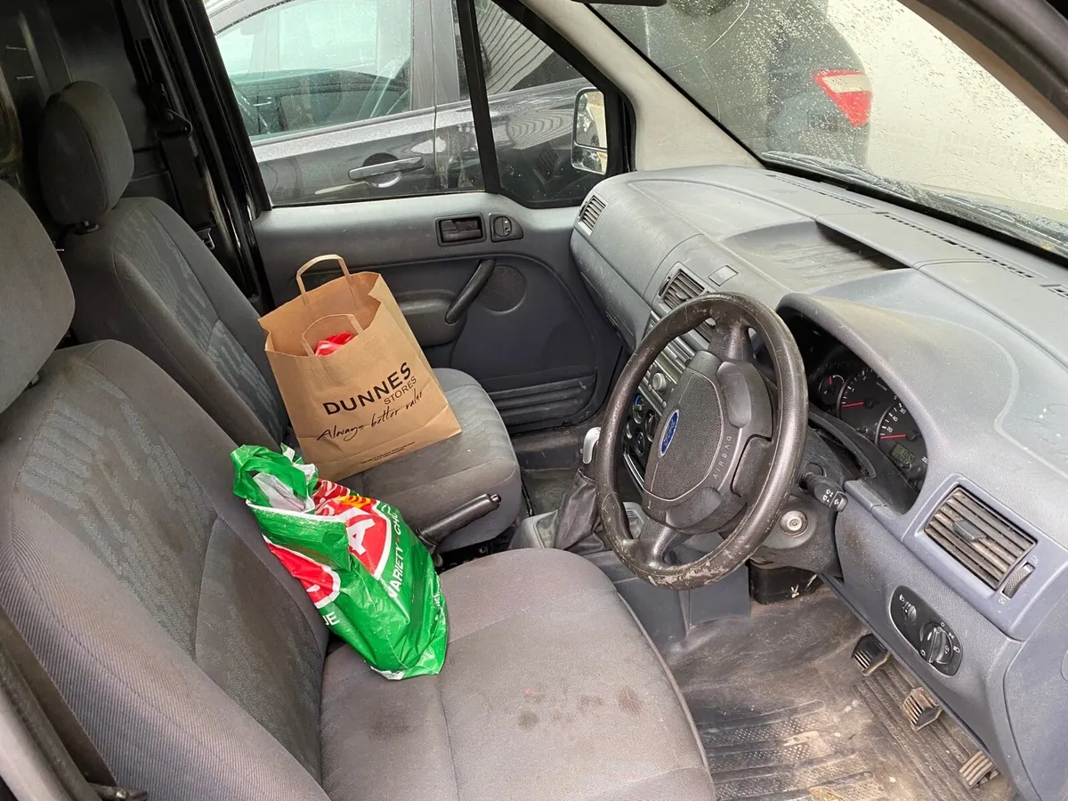 07 Ford Connect tax and test 202Km - Image 2