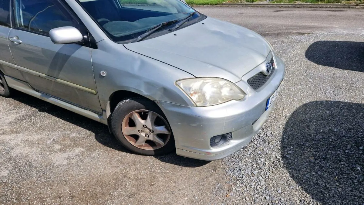 Toyota corolla - Image 2