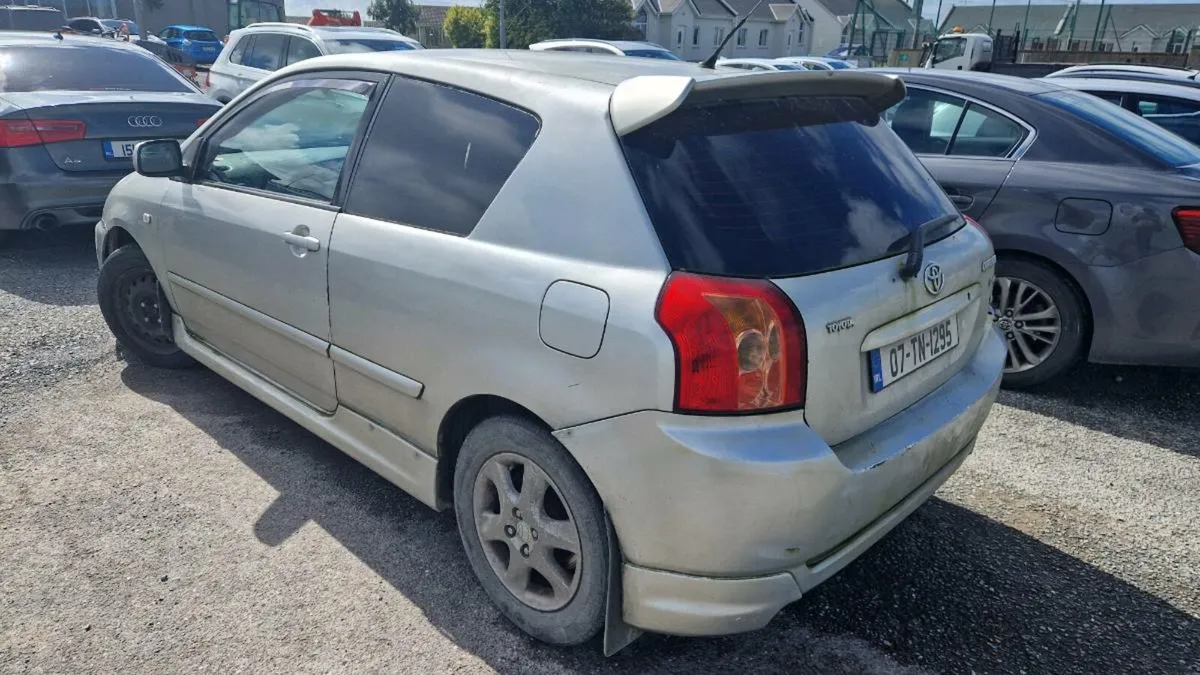 Toyota corolla - Image 1