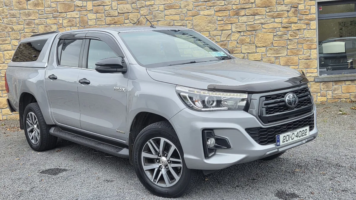 HILUX INVINCIBLE- LIKE NEW - FINANCE AVAILABLE - Image 1