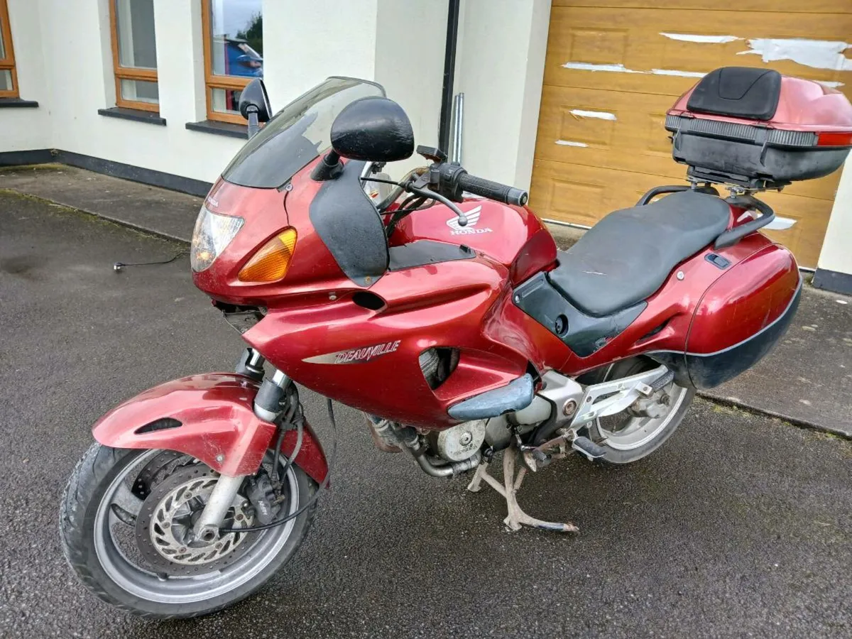 2004 Honda Deauville - Image 3