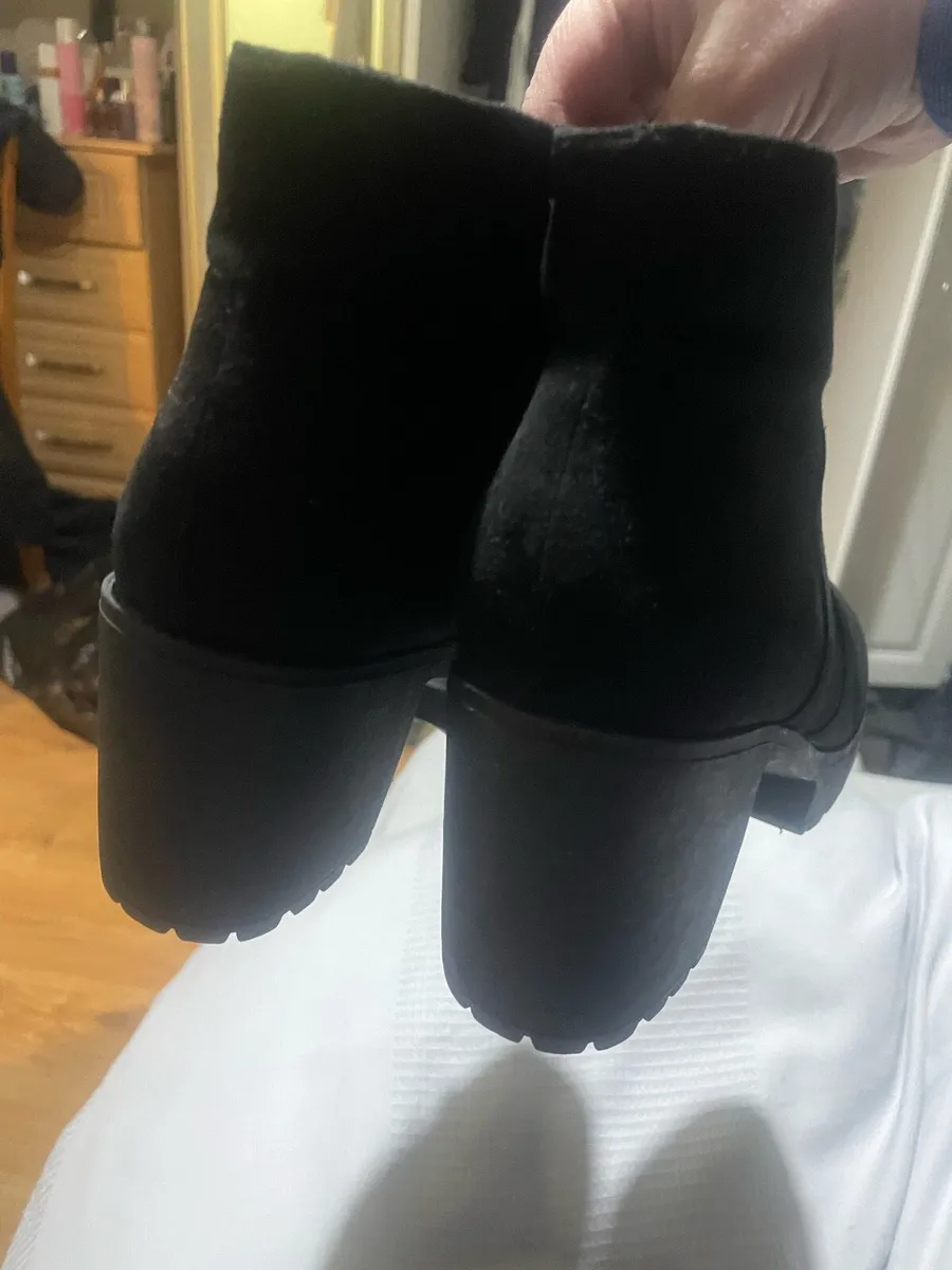 Shoes/boots - Image 3