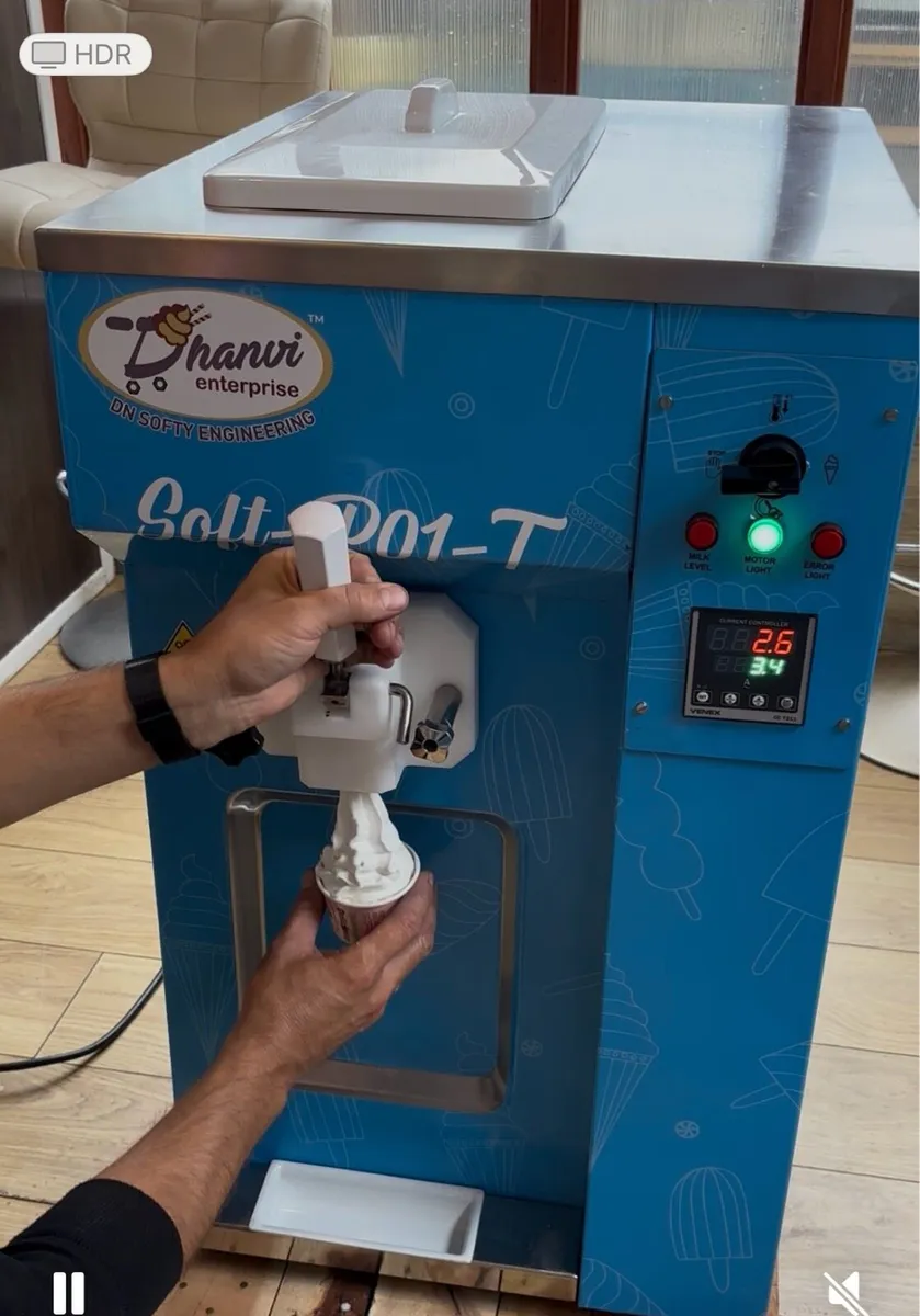 Ice cream machine - Image 1