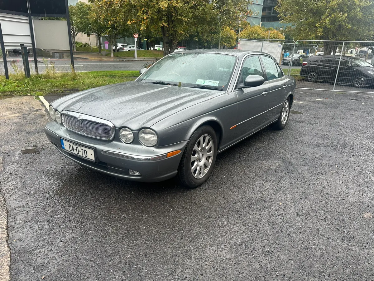 Jaguar XJ 6 2004. One family owner from new - Image 2