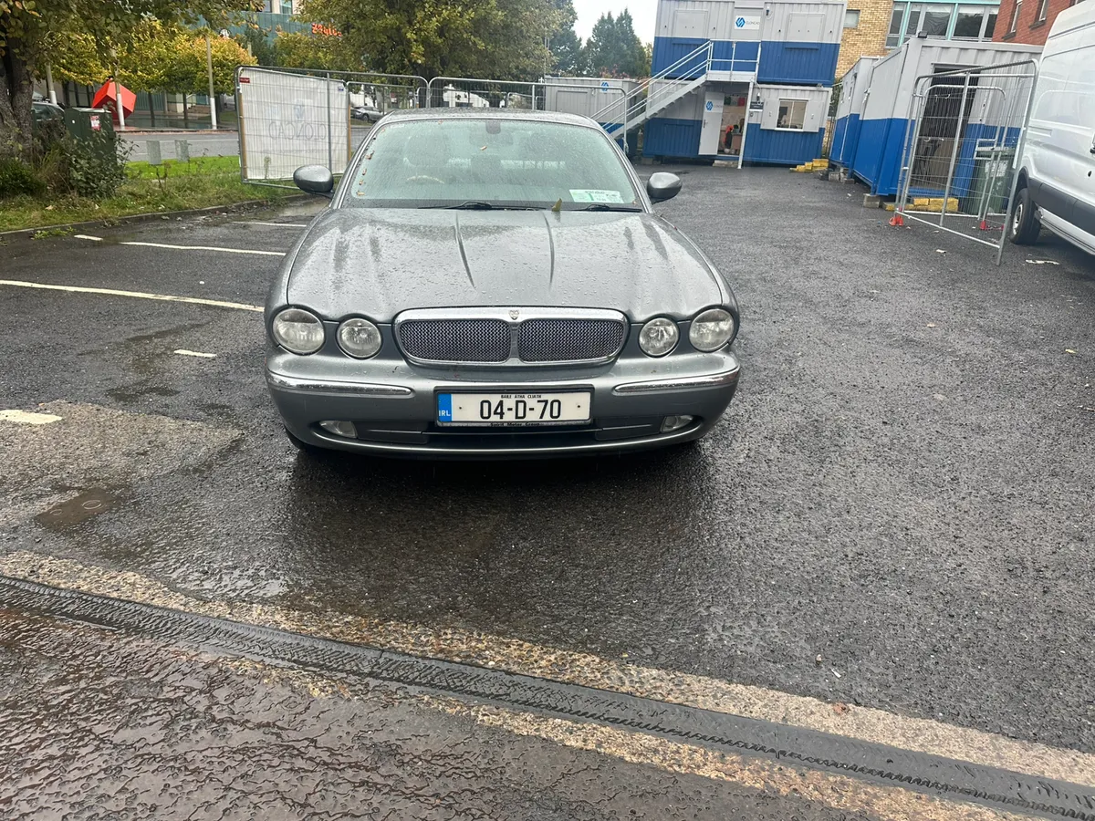 Jaguar XJ 6 2004. One family owner from new - Image 3