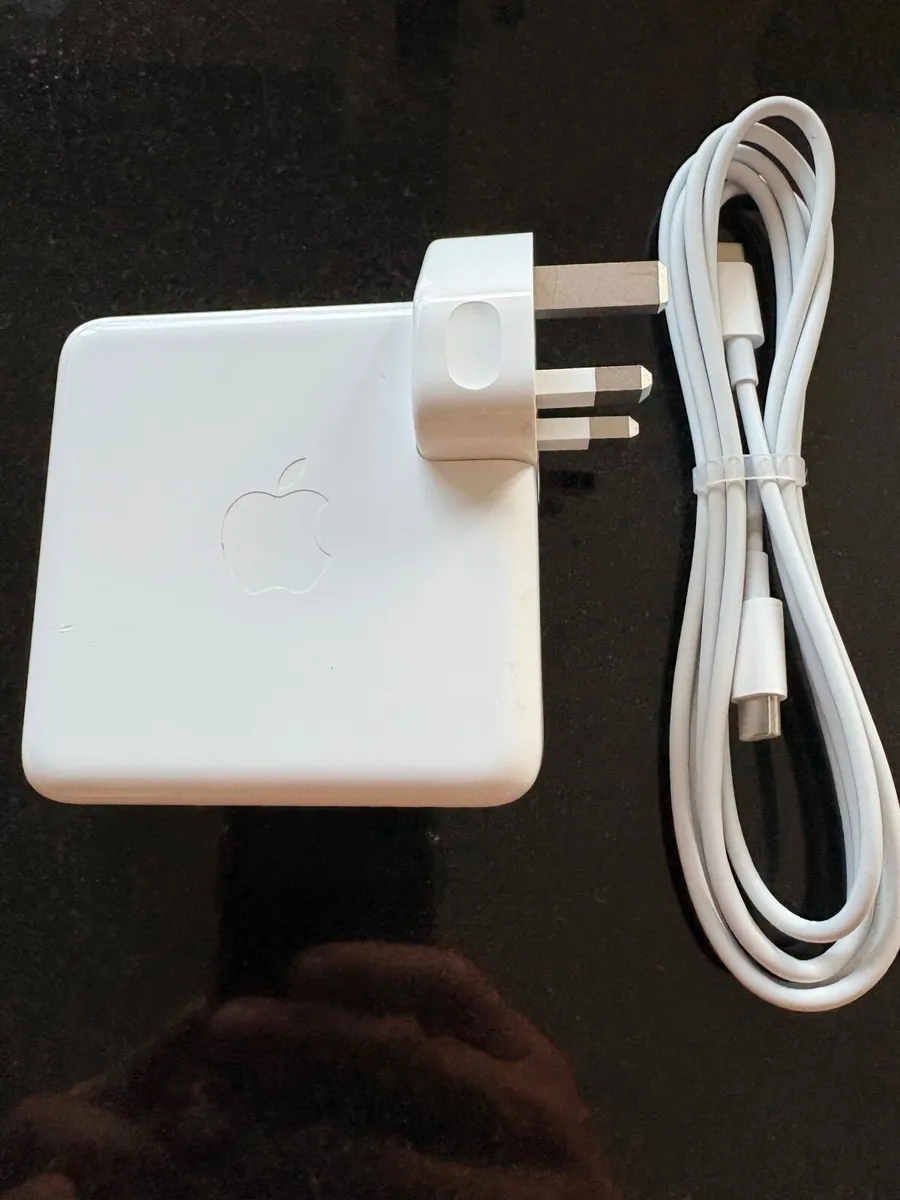 As New 16" Apple MacBook Pro Sequoia (512GB, 16GB) - Image 2