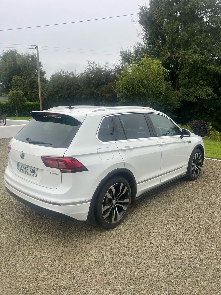 Volkswagen Tiguan R Line sport - Image 2