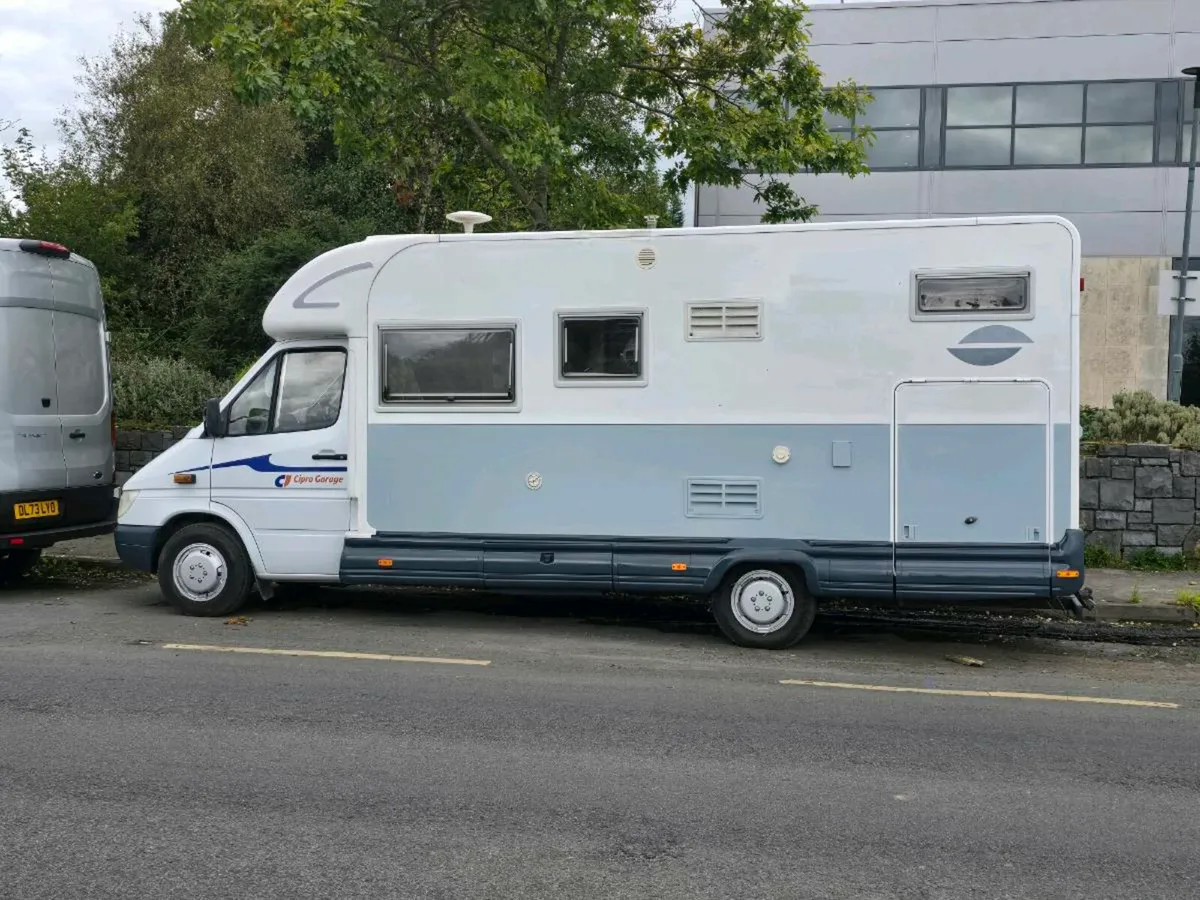 Camper - Image 1