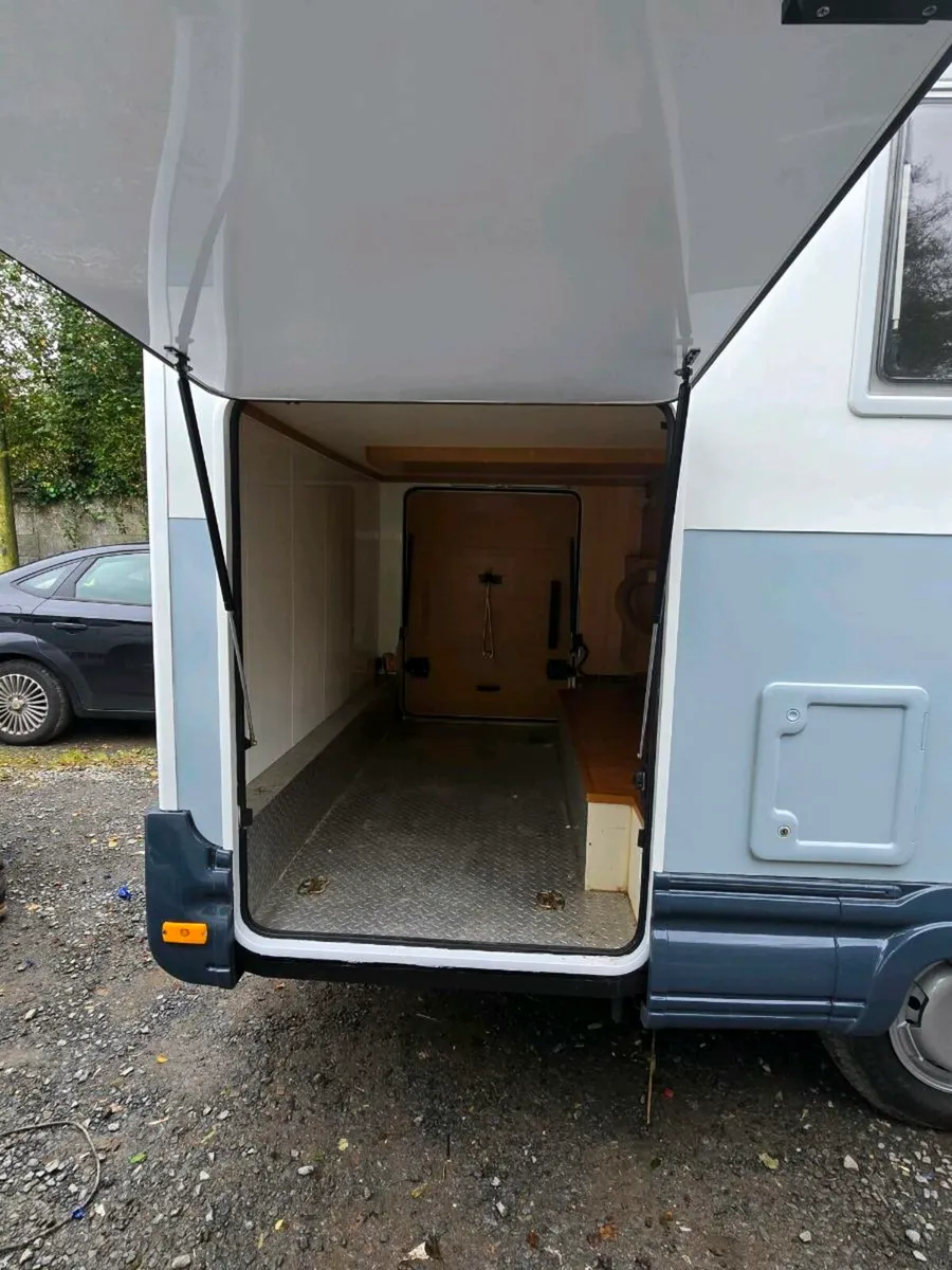 Camper - Image 4