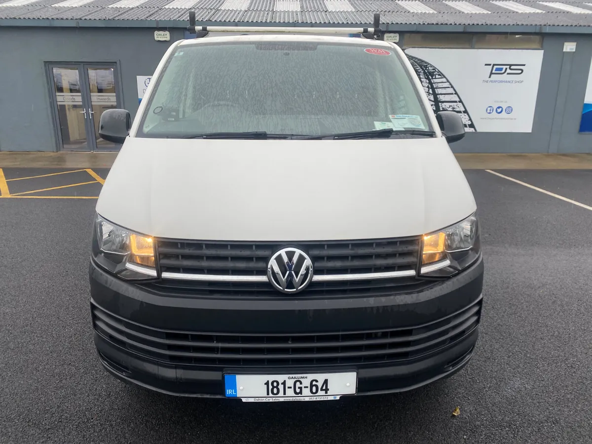 VOLKSWAGEN TRANSPORTER SWB 2018 (181) 1 OWNER - Image 2