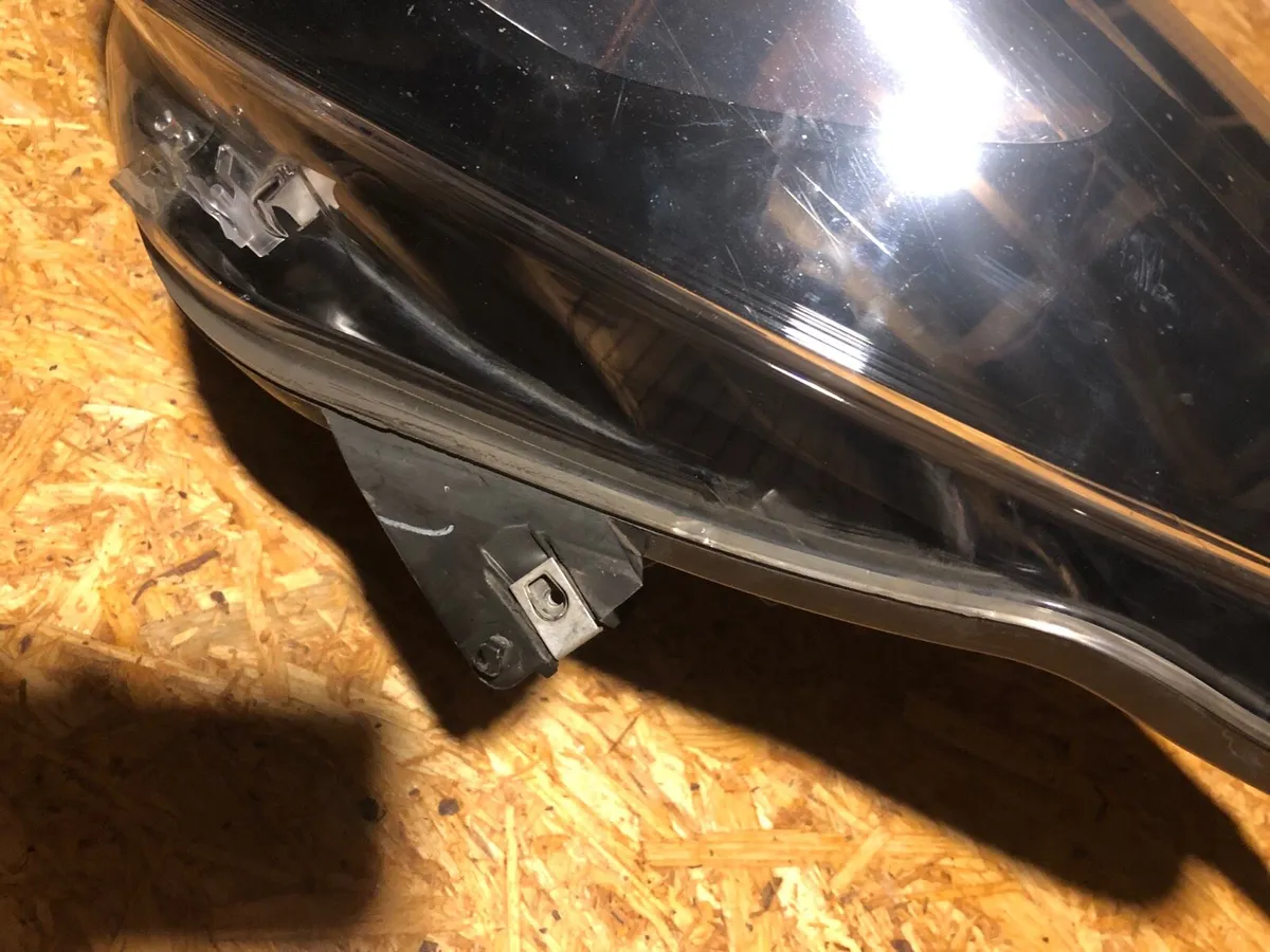 Insignia Headlight-Left hand passenger side - Image 4