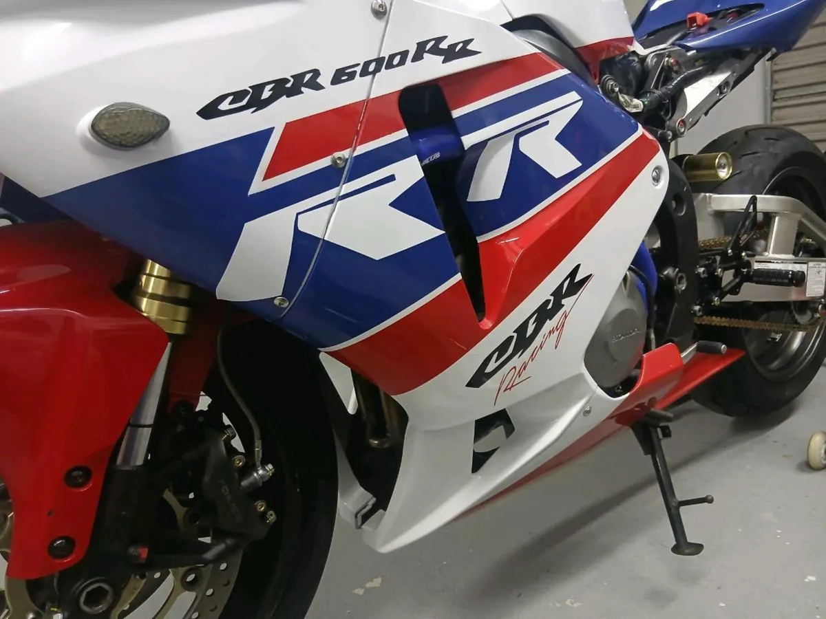 Cbr 600rr fairings - Image 1