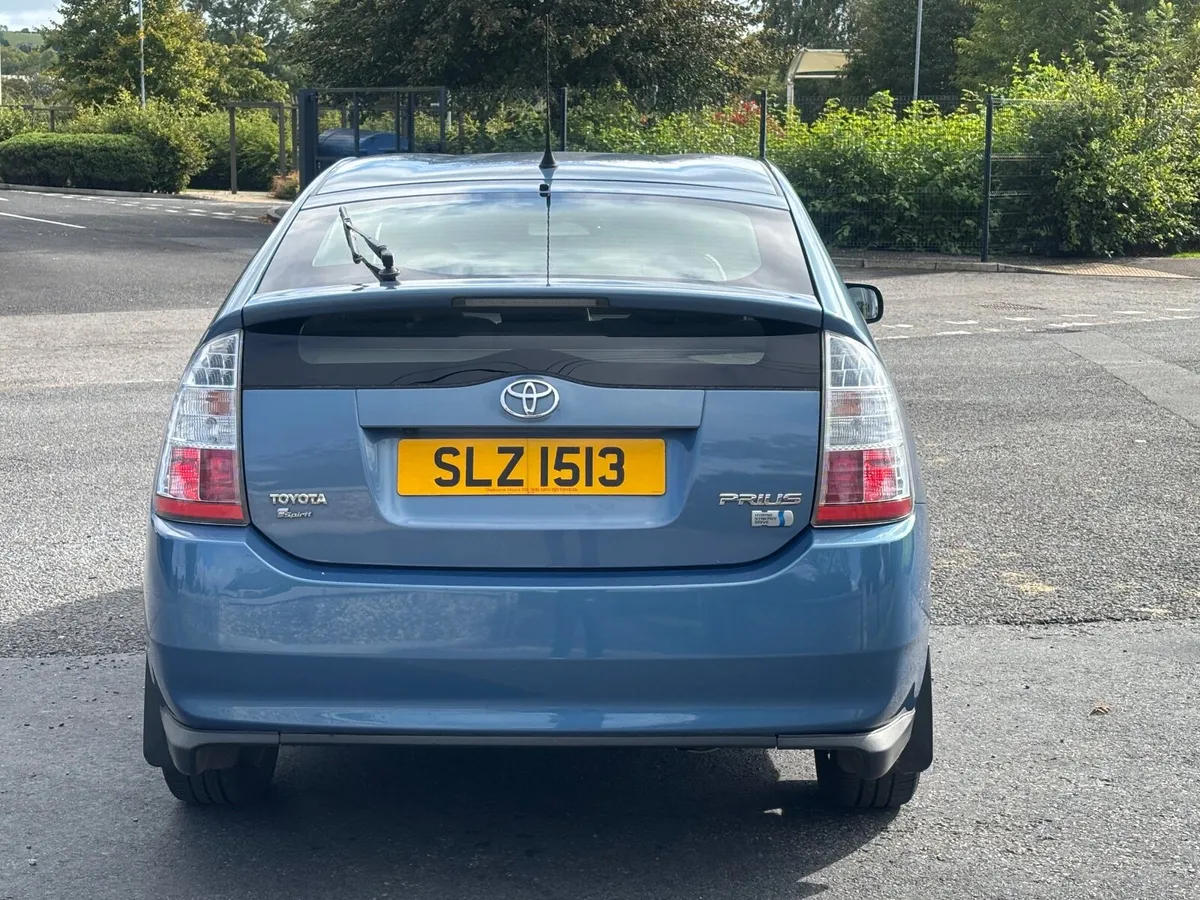 Toyota Prius HYBRID AUTOMATIC - Image 2