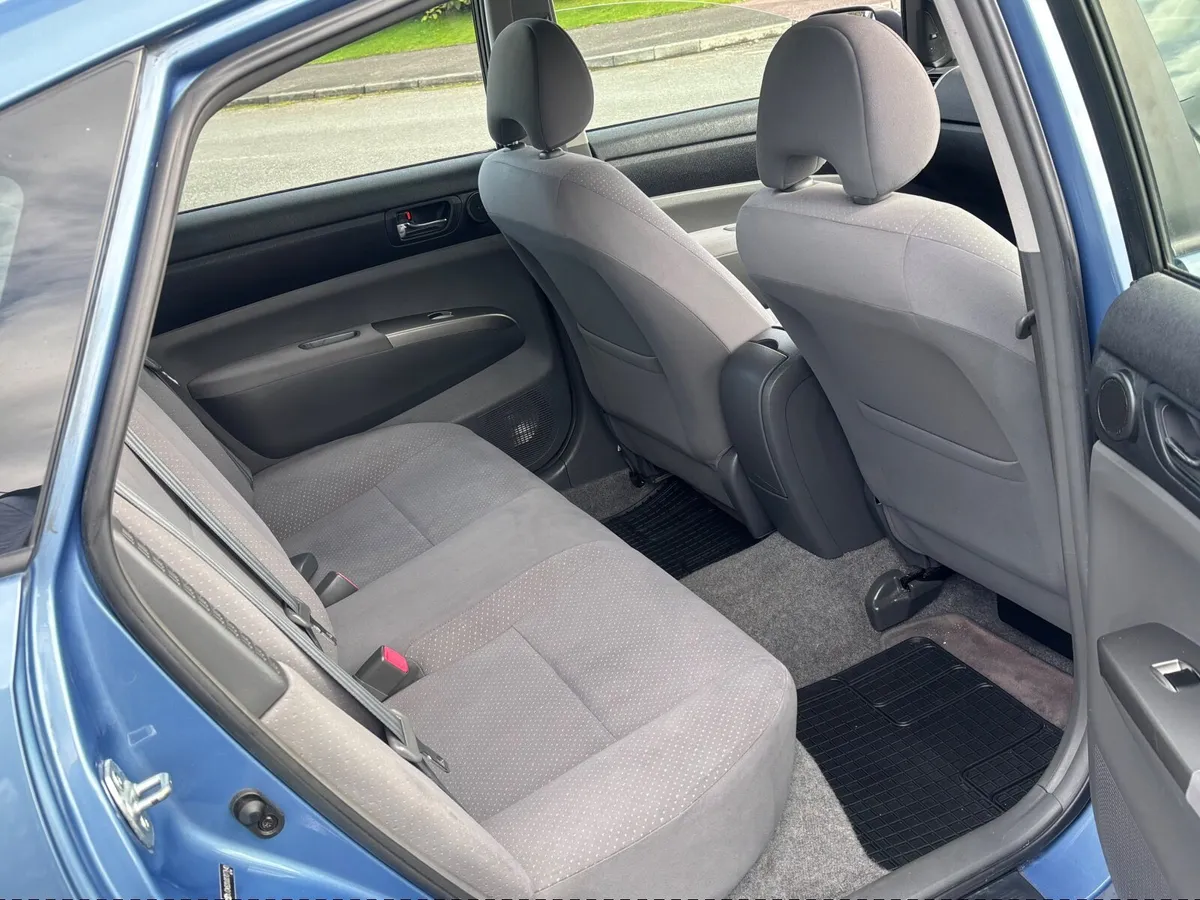 Toyota Prius HYBRID AUTOMATIC - Image 4