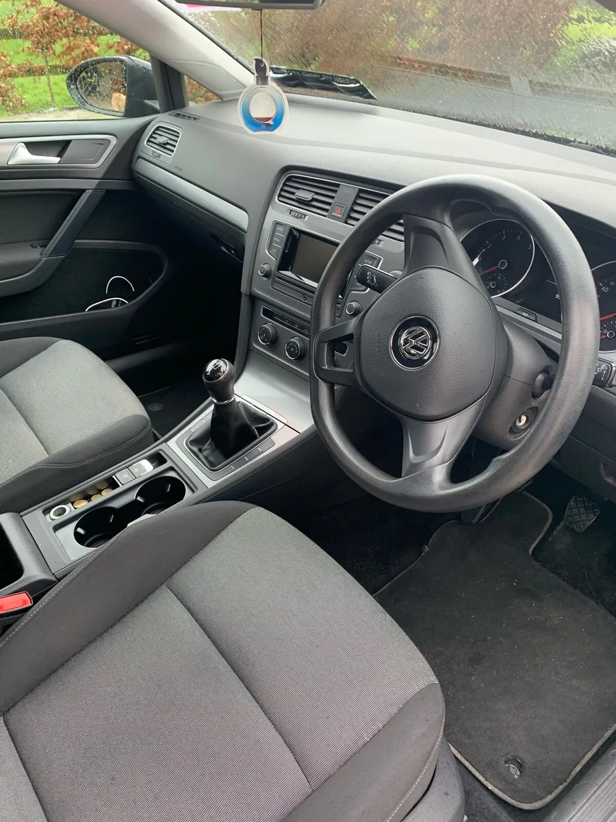 Volkswagen Golf - Image 4