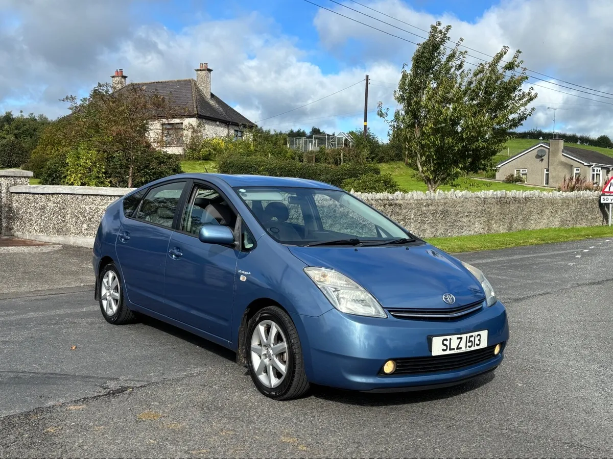 Toyota Prius HYBRID AUTOMATIC - Image 1