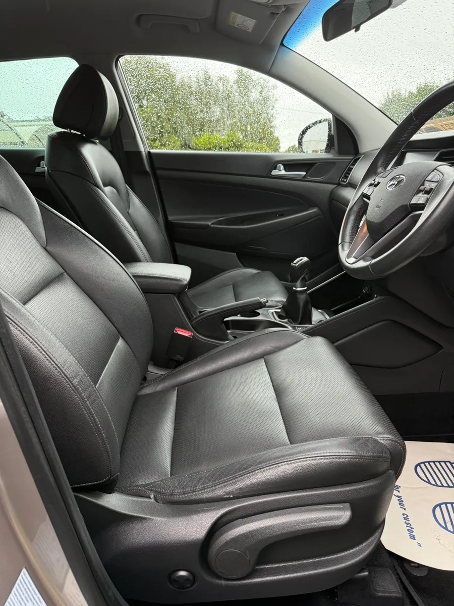 2016 Hyundai Tucson Executive 1.7 CRDi Diesel - Image 4