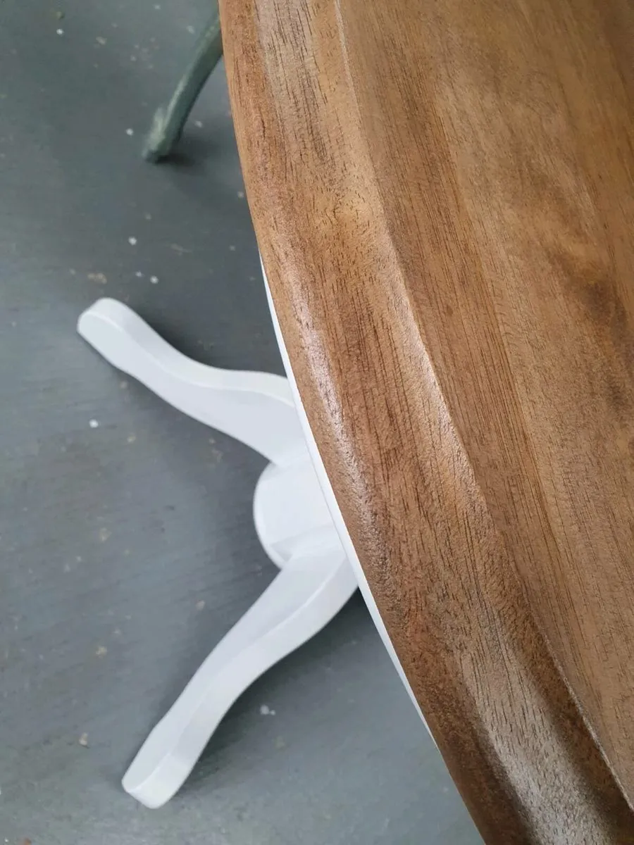 Solid country oak dining table - Image 2