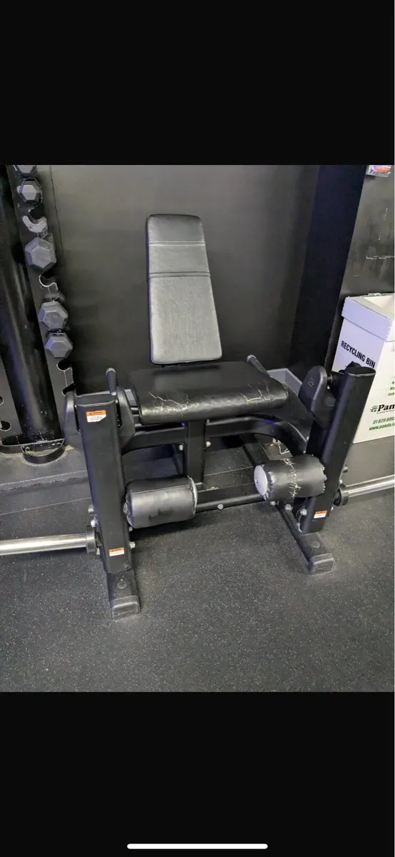 Exigo Plate Loaded Leg Extension