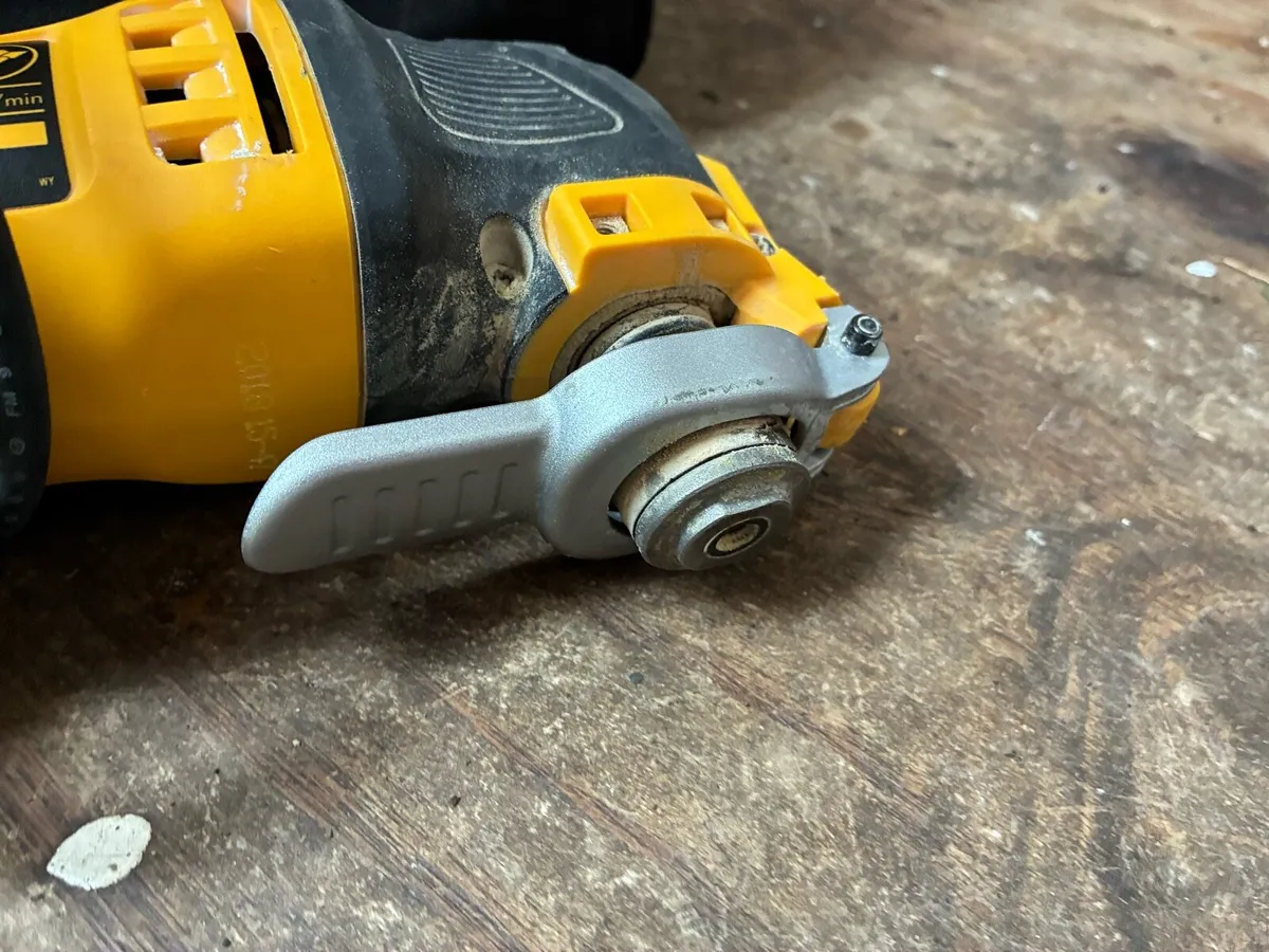 dewalt multi tool DWE315-GB - Image 4