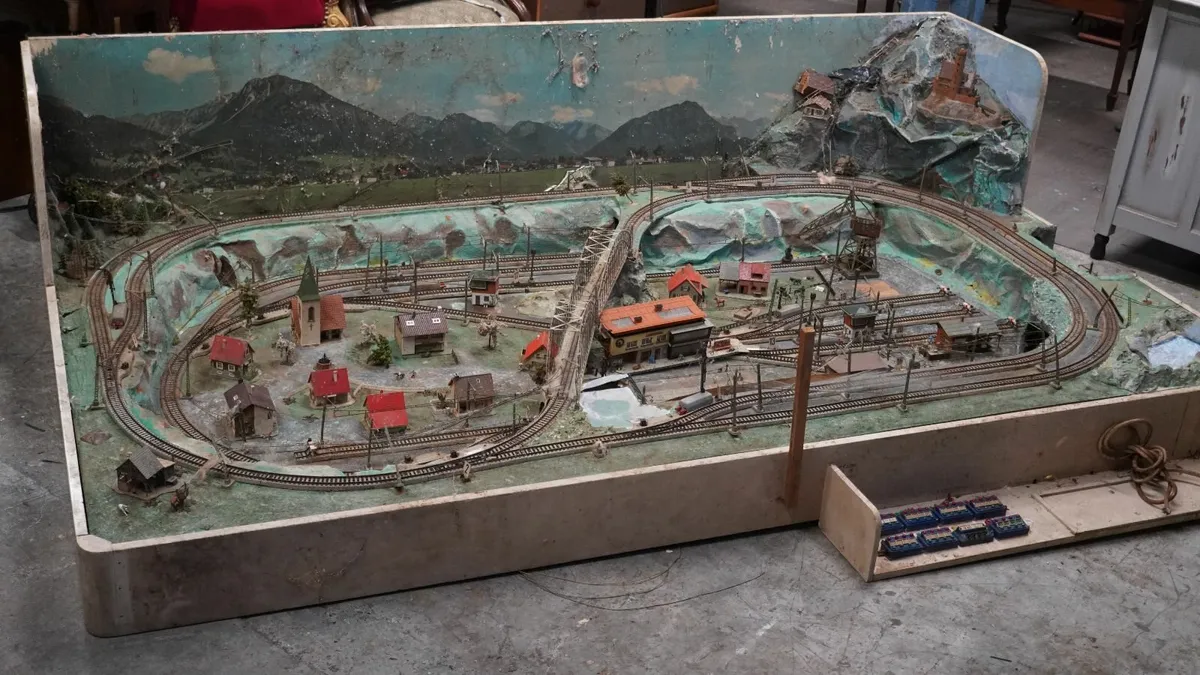 Marklin Model Railway Set - A Restoration Project - Image 1
