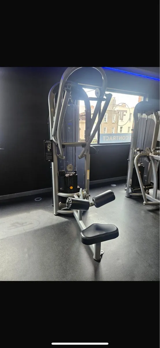 Matrix Selectorized Lat Pulldown