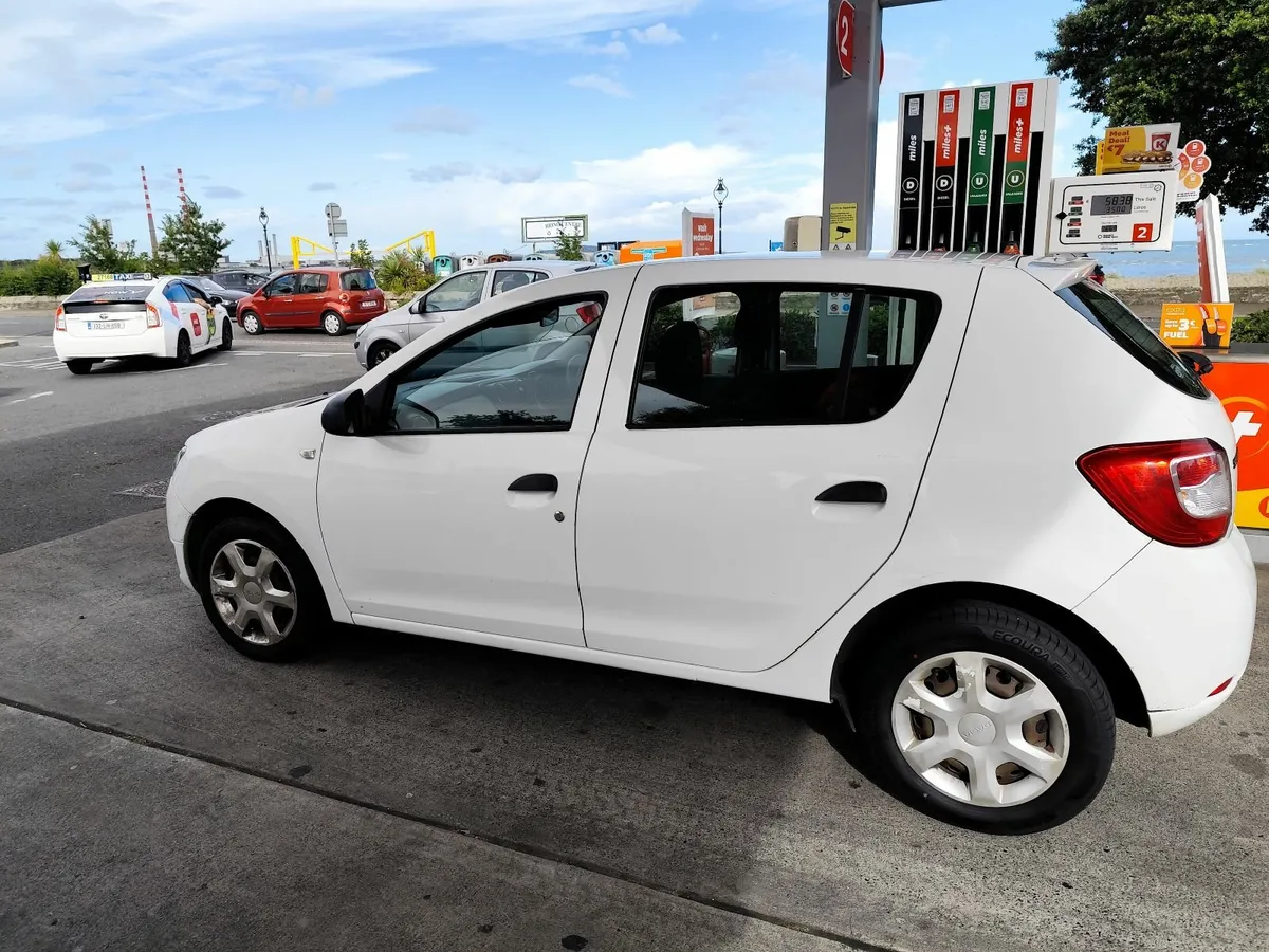 Dacia Sandero 2014 - Image 2