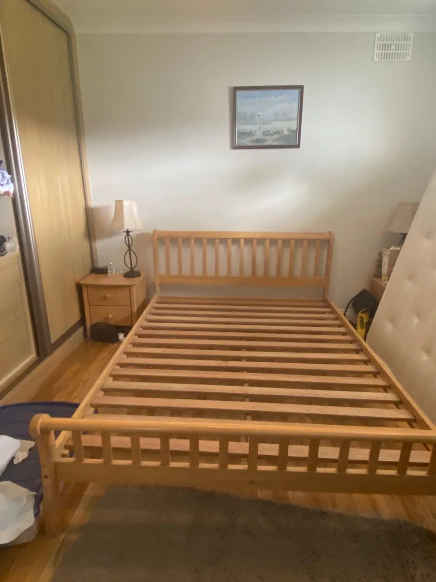 King size bed - Image 2