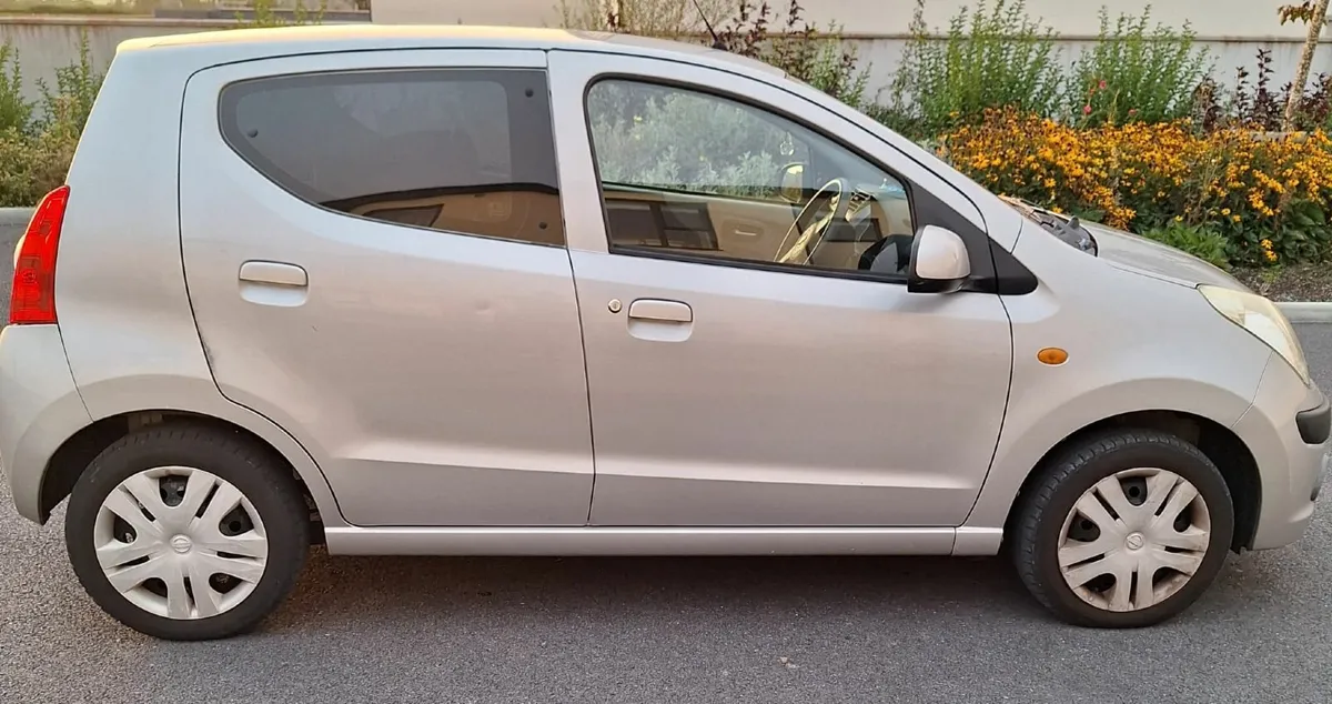 Nissan Pixo 2011 - Image 2