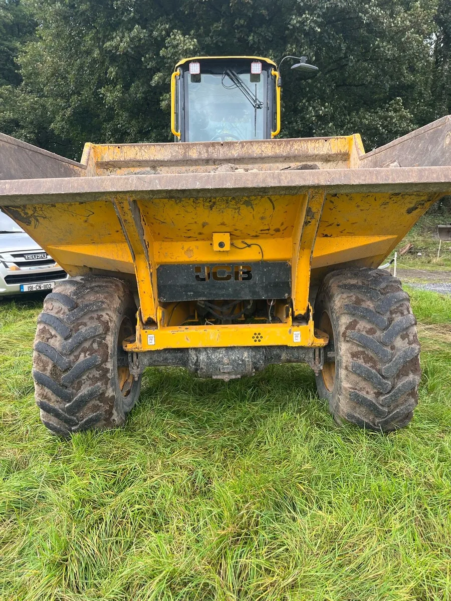 JCB - Image 2