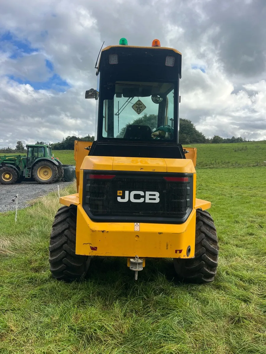 JCB - Image 4