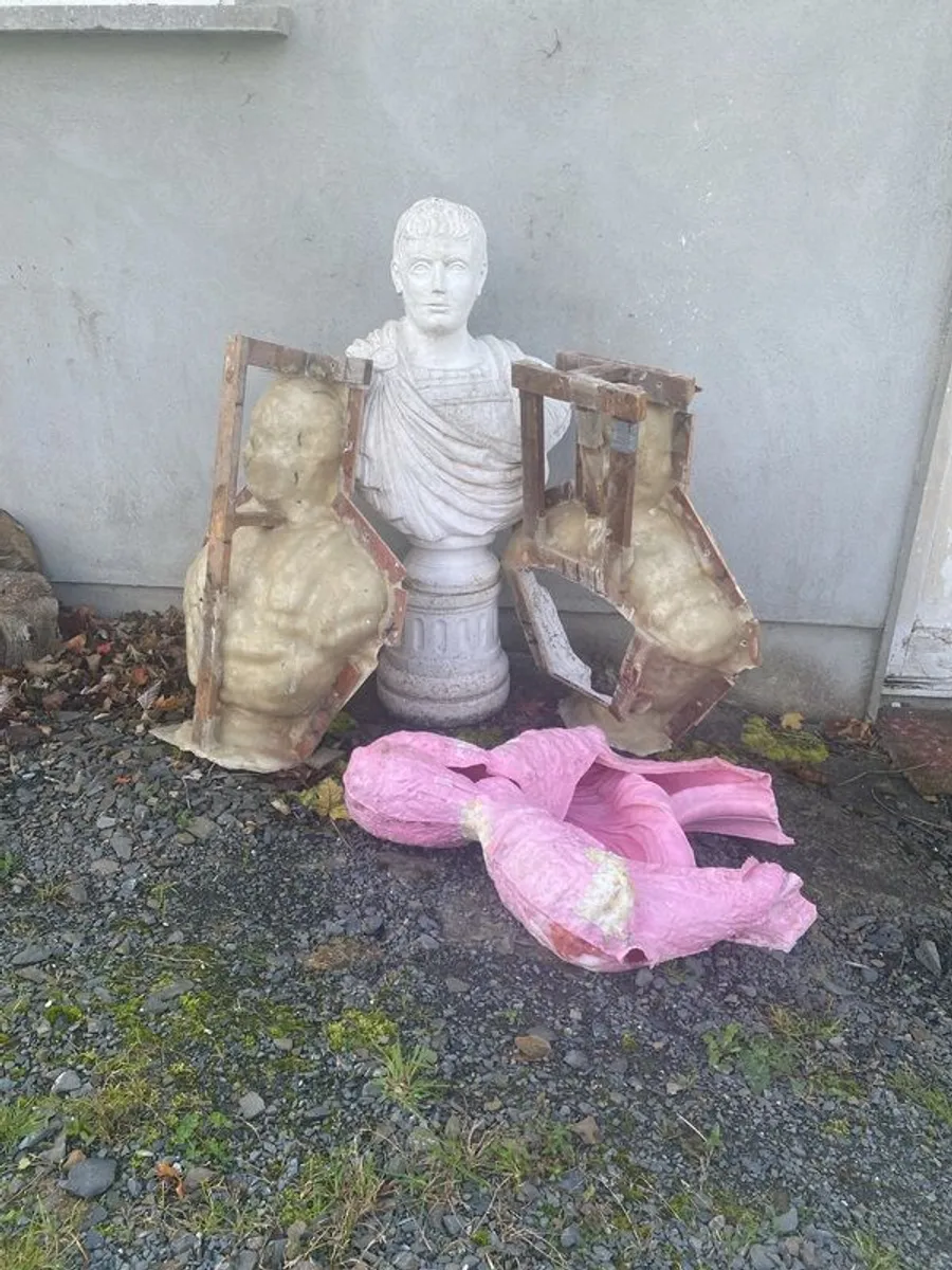 Statue mould. - Image 1