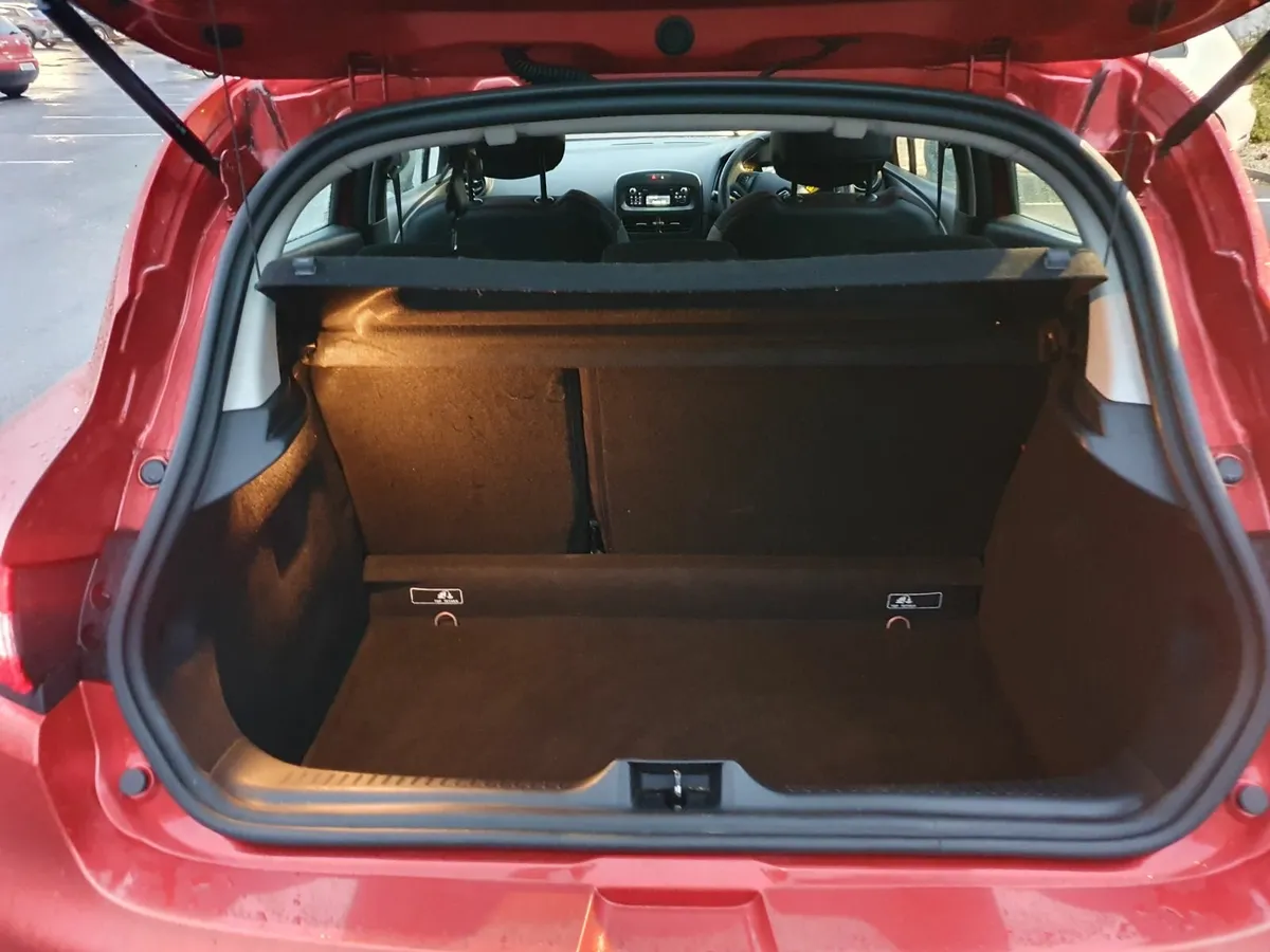 Renault Clio 2014 full service history - Image 2