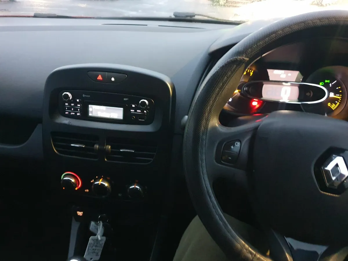 Renault Clio 2014 full service history - Image 4