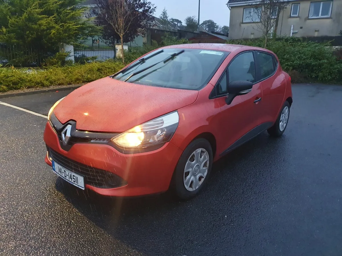 Renault Clio 2014 full service history - Image 1
